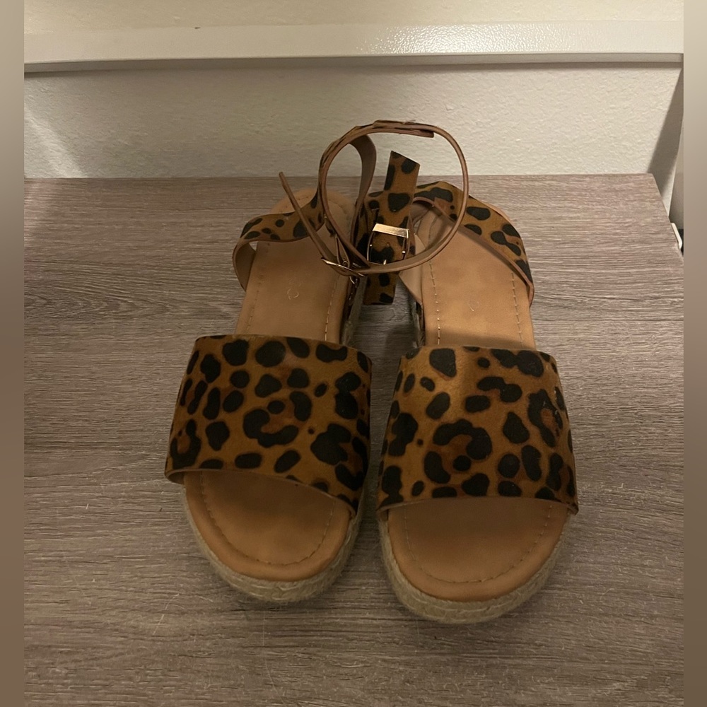 Leopard print women’s sandals size 8 1/2